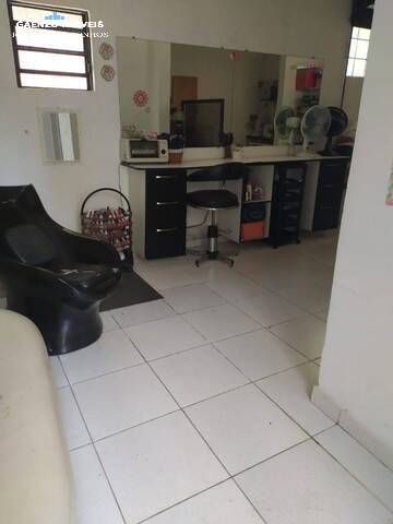 Casa à venda com 3 quartos, 198m² - Foto 2