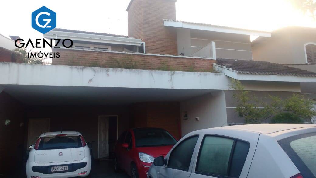 Casa de Condomínio à venda com 4 quartos, 300m² - Foto 1