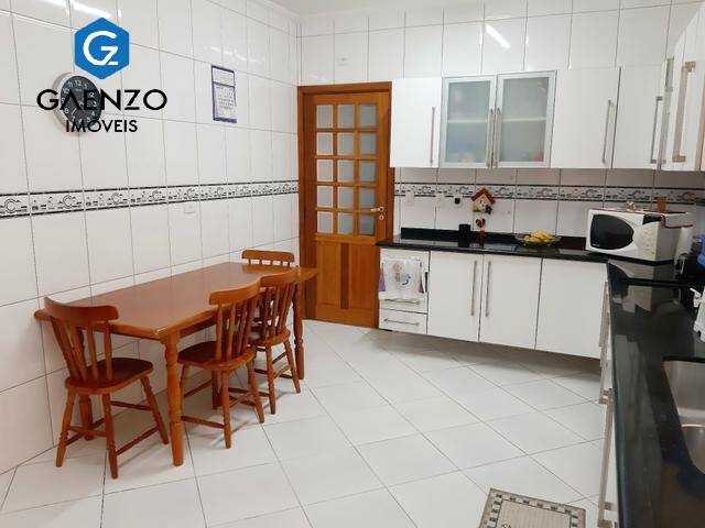 Casa à venda com 4 quartos, 250m² - Foto 13