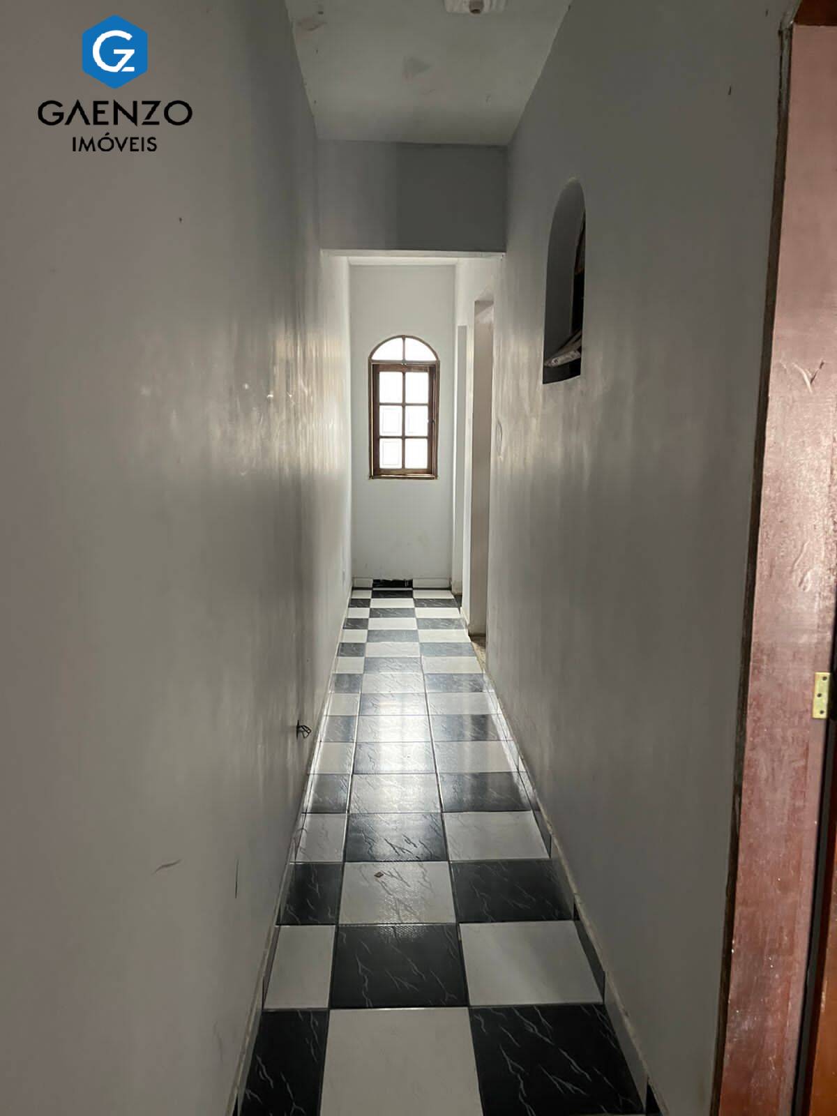 Casa à venda com 6 quartos, 300m² - Foto 25