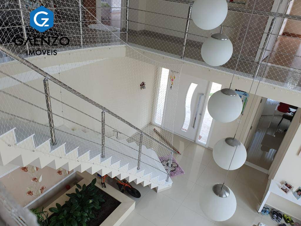 Casa de Condomínio à venda e aluguel com 4 quartos, 378m² - Foto 1