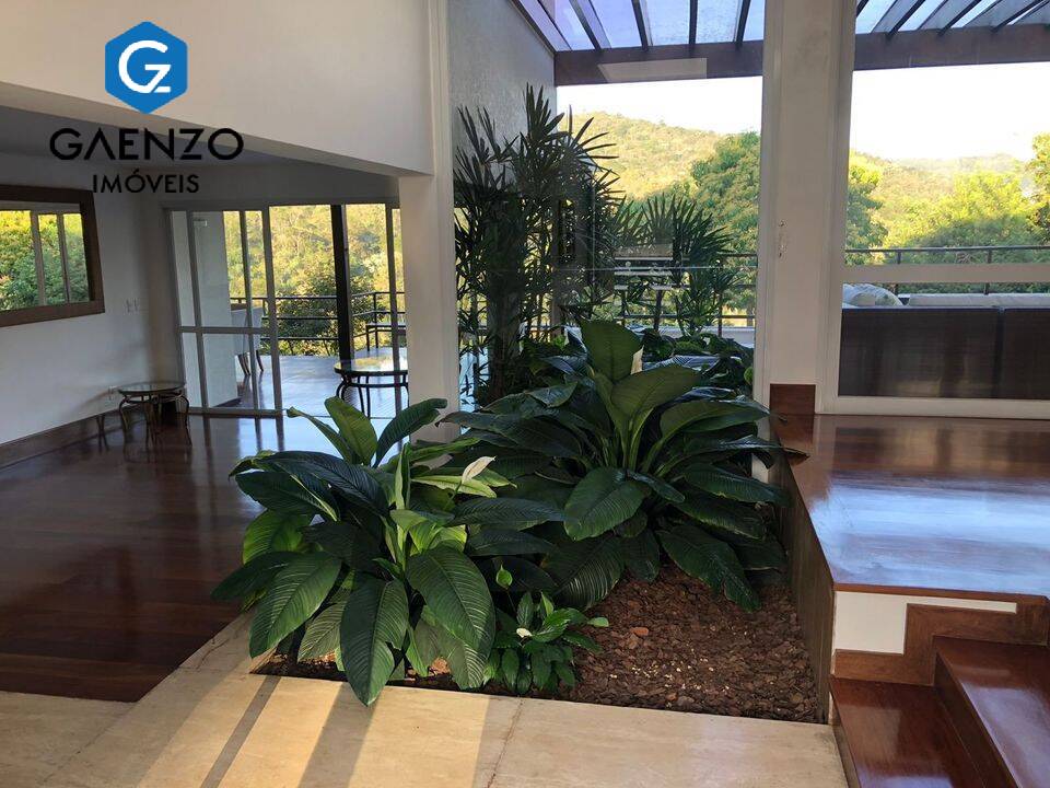 Casa à venda com 4 quartos, 900m² - Foto 4