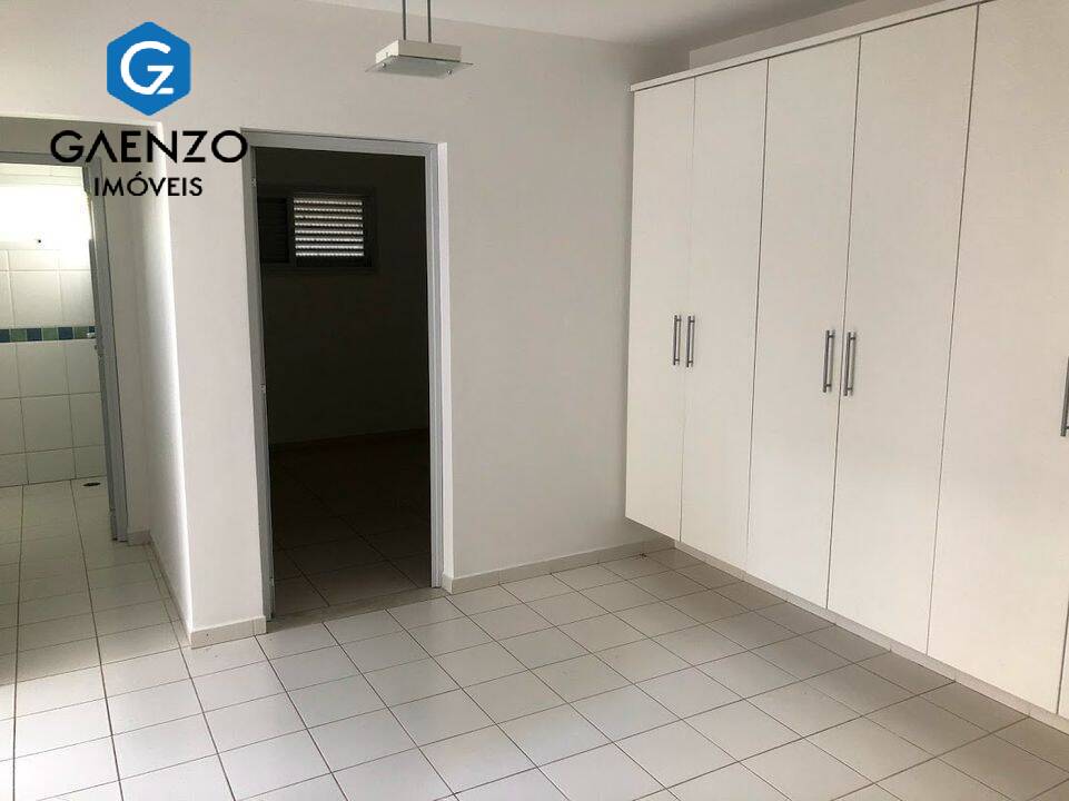 Casa à venda com 4 quartos, 900m² - Foto 5