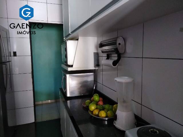 Apartamento à venda com 3 quartos, 67m² - Foto 2