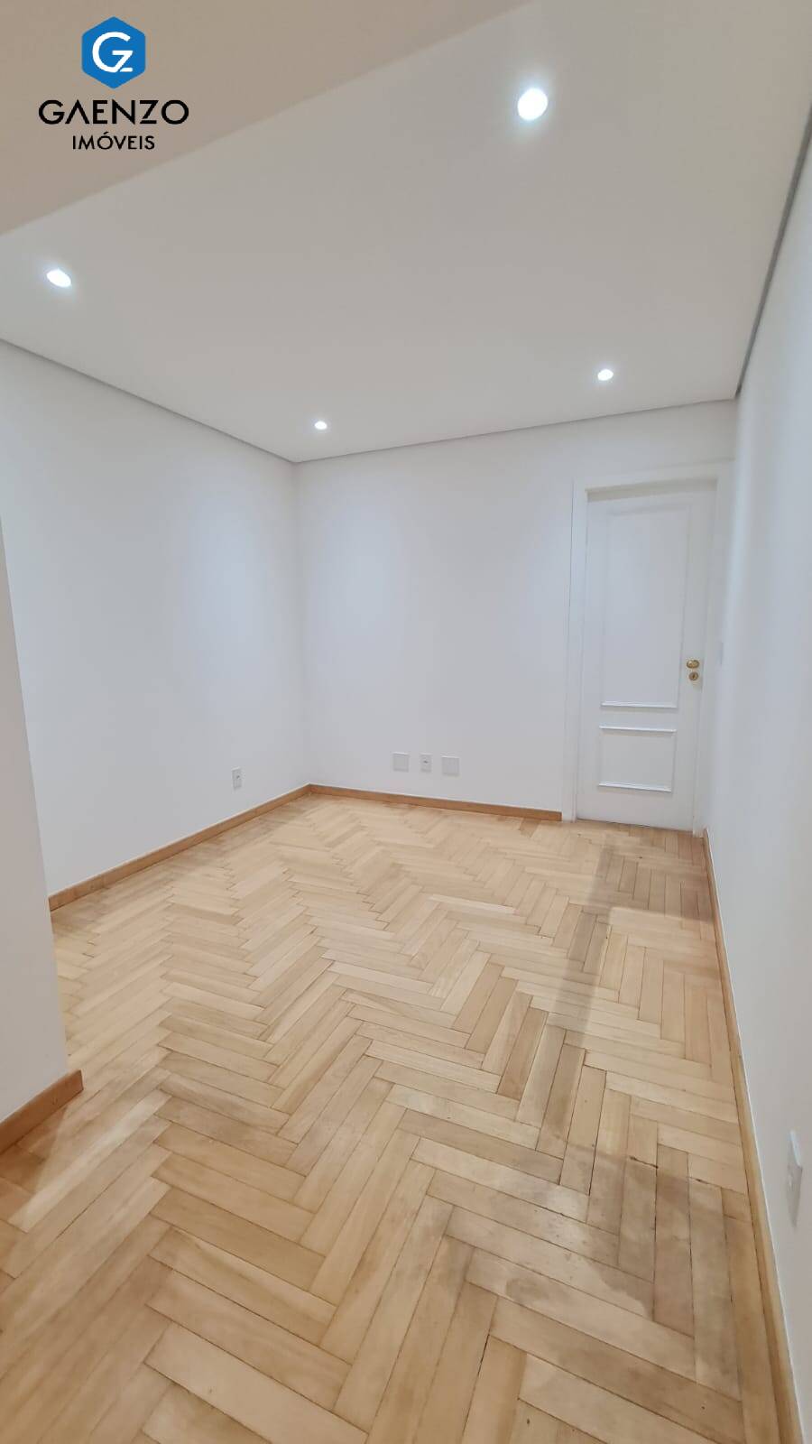 Apartamento à venda com 3 quartos, 107m² - Foto 2