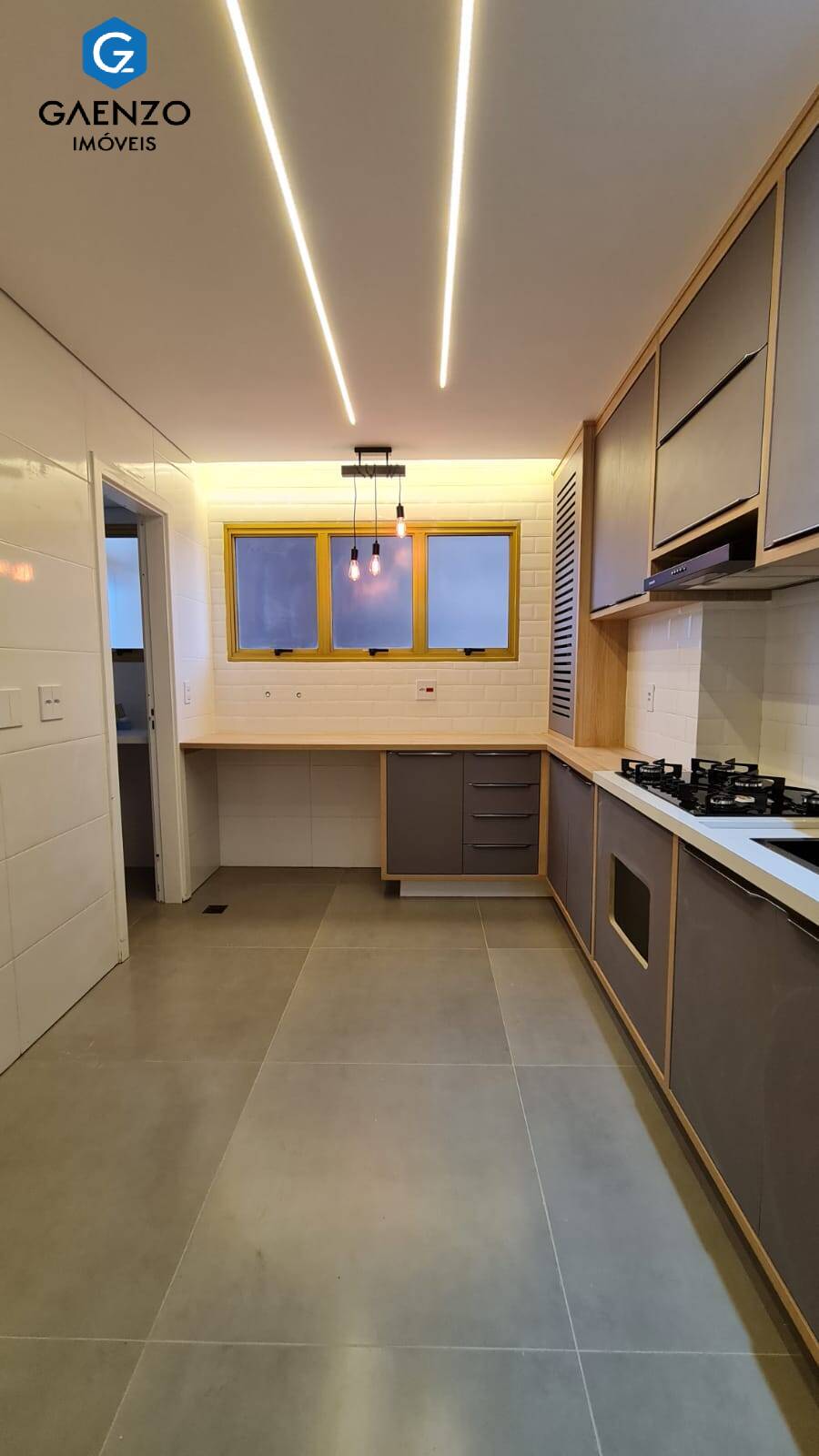 Apartamento à venda com 3 quartos, 107m² - Foto 1