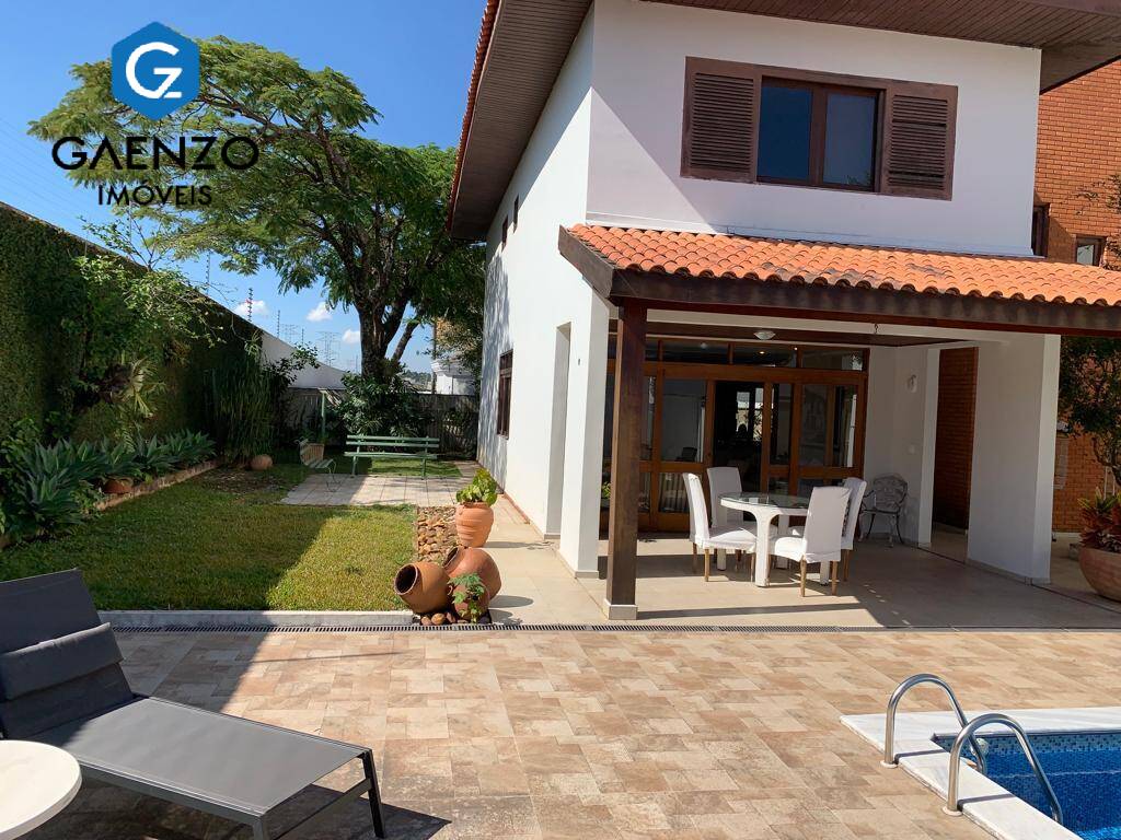 Casa de Condomínio à venda com 4 quartos, 580m² - Foto 1