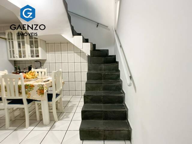 Casa à venda com 3 quartos, 217m² - Foto 8