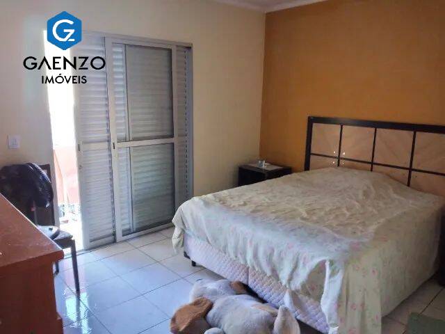 Sobrado à venda com 3 quartos, 228m² - Foto 4