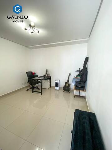 Apartamento à venda com 4 quartos, 200m² - Foto 4