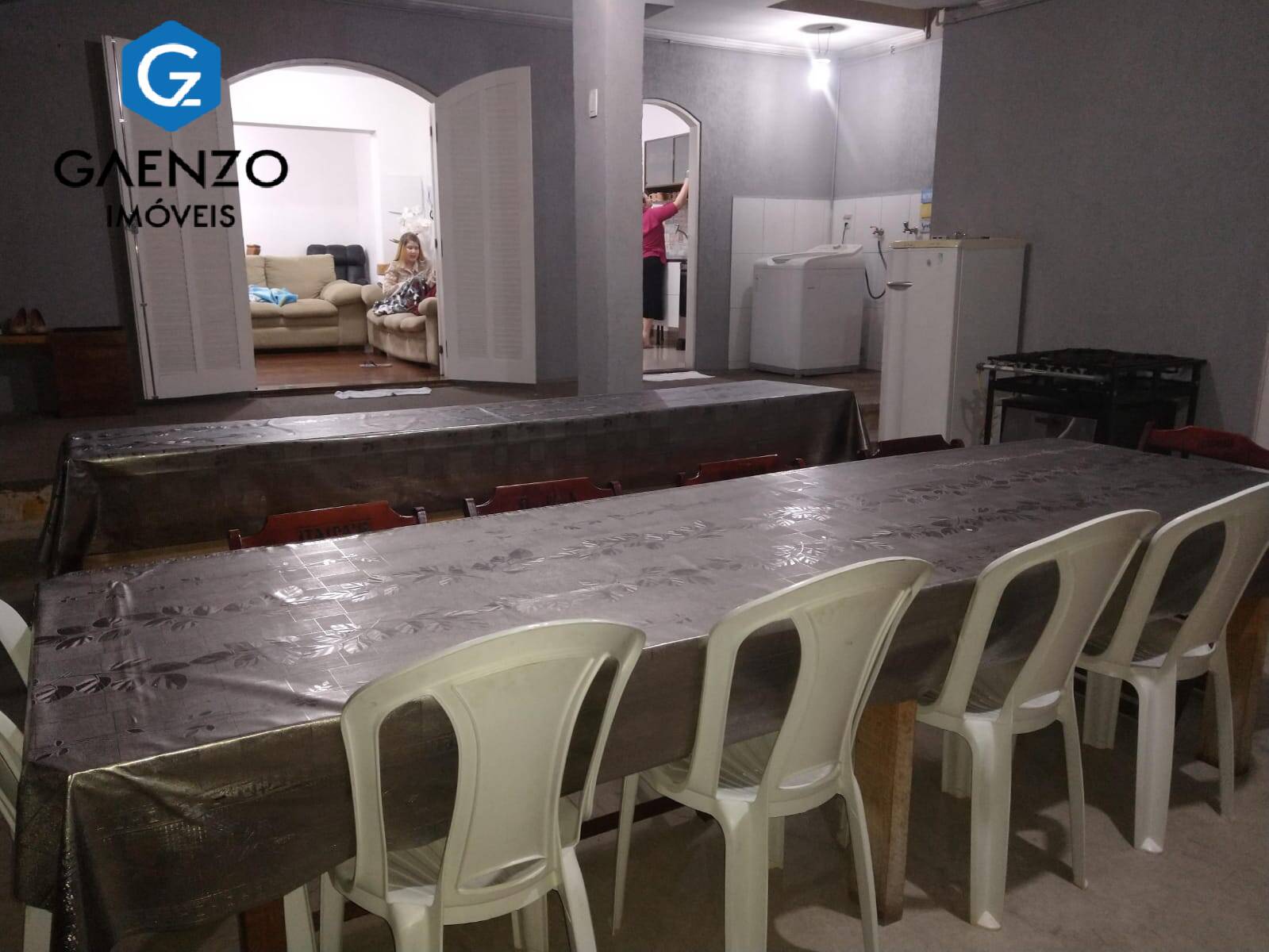 Casa de Condomínio à venda com 3 quartos, 300m² - Foto 4