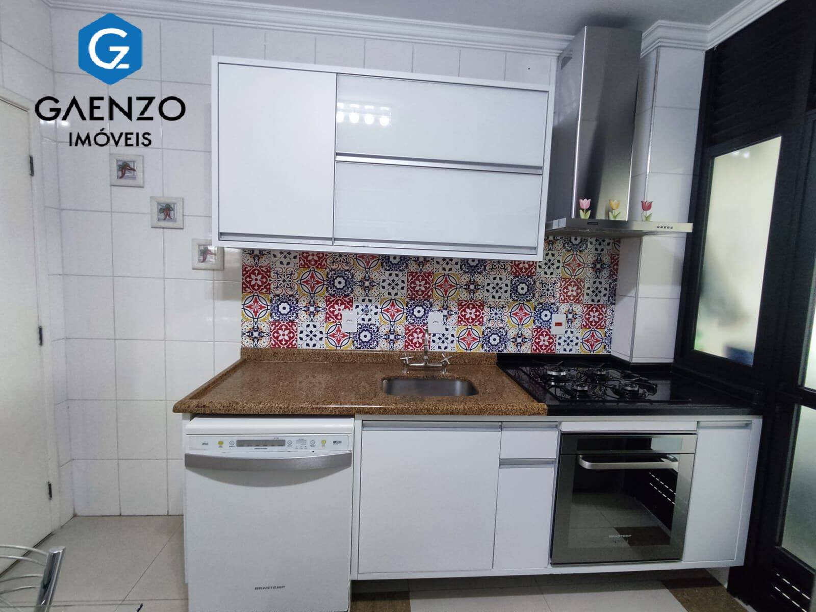 Apartamento à venda com 3 quartos, 113m² - Foto 2