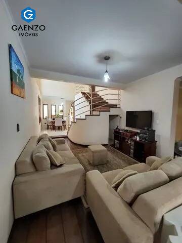 Casa de Condomínio à venda com 4 quartos, 300m² - Foto 2