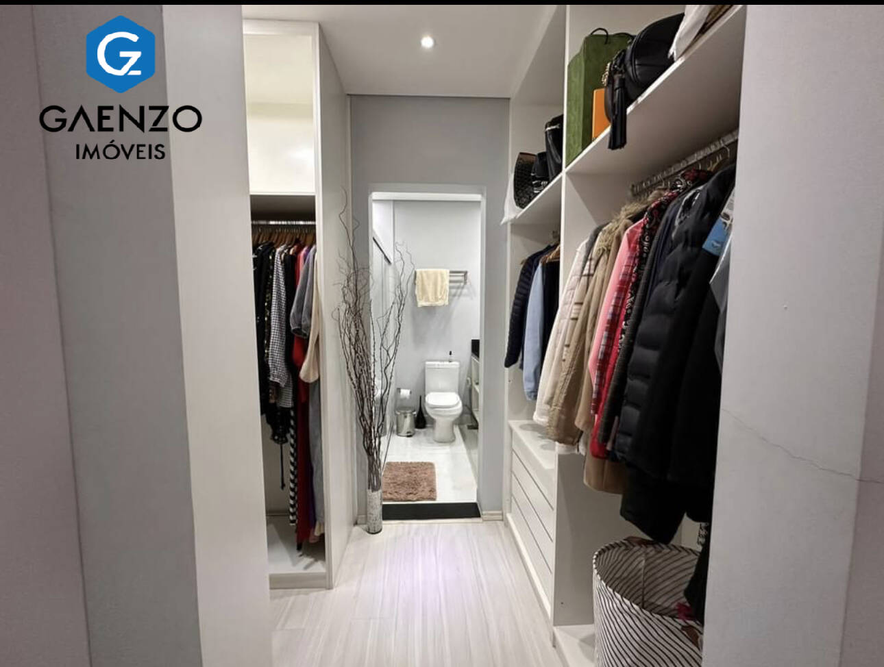 Casa de Condomínio à venda com 3 quartos, 200m² - Foto 2