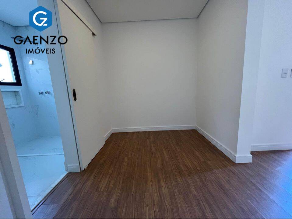 Casa de Condomínio à venda com 3 quartos, 206m² - Foto 2