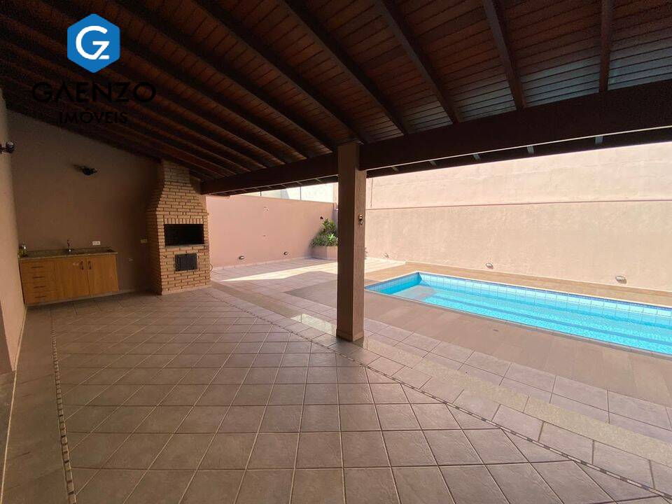 Casa de Condomínio à venda com 4 quartos, 298m² - Foto 4