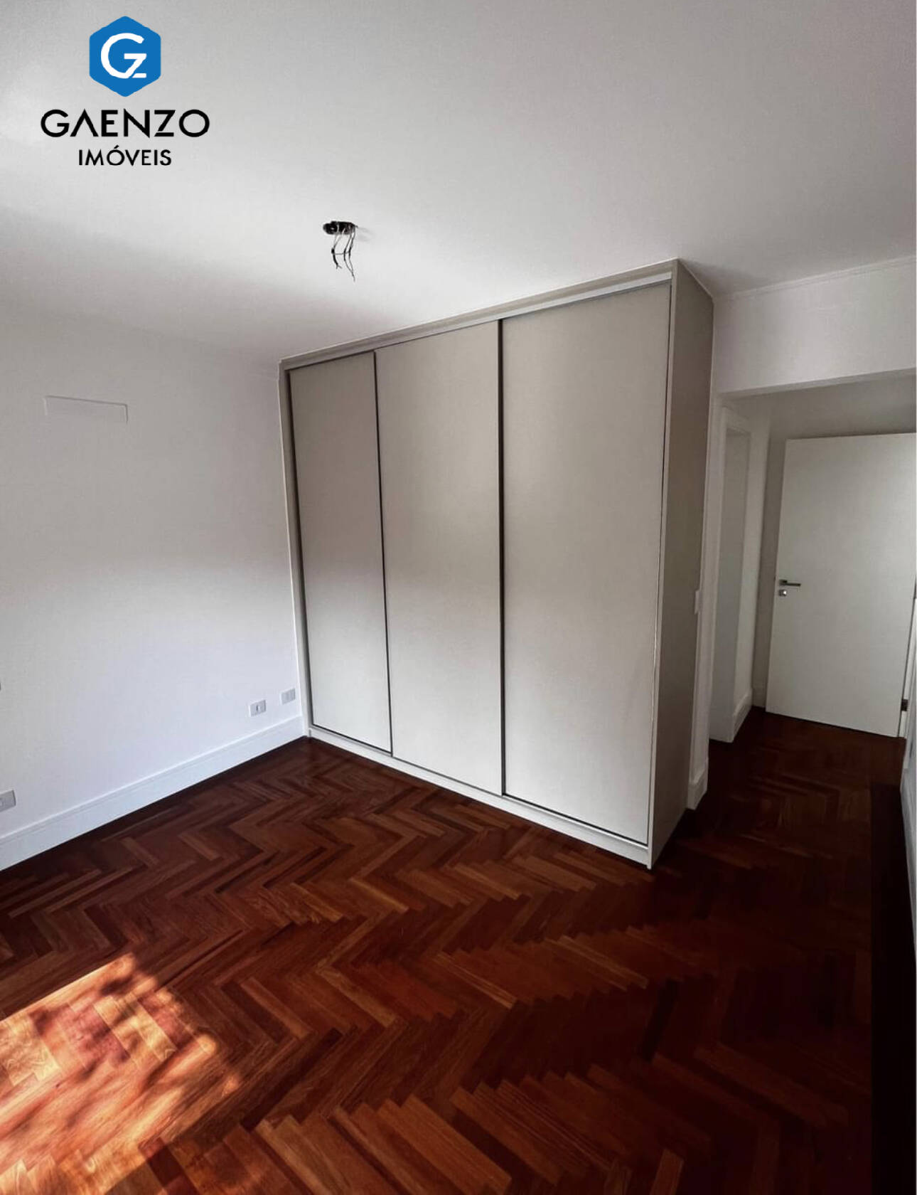 Casa de Condomínio à venda com 4 quartos, 320m² - Foto 13