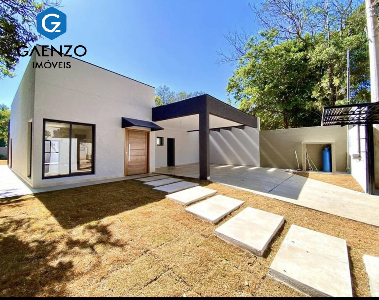 Casa de Condomínio à venda com 3 quartos, 245m² - Foto 1