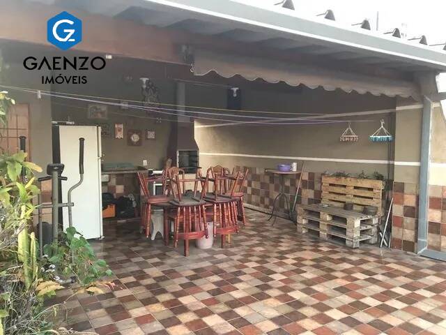 Sobrado à venda com 3 quartos, 244m² - Foto 2