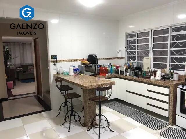 Sobrado à venda com 3 quartos, 244m² - Foto 4