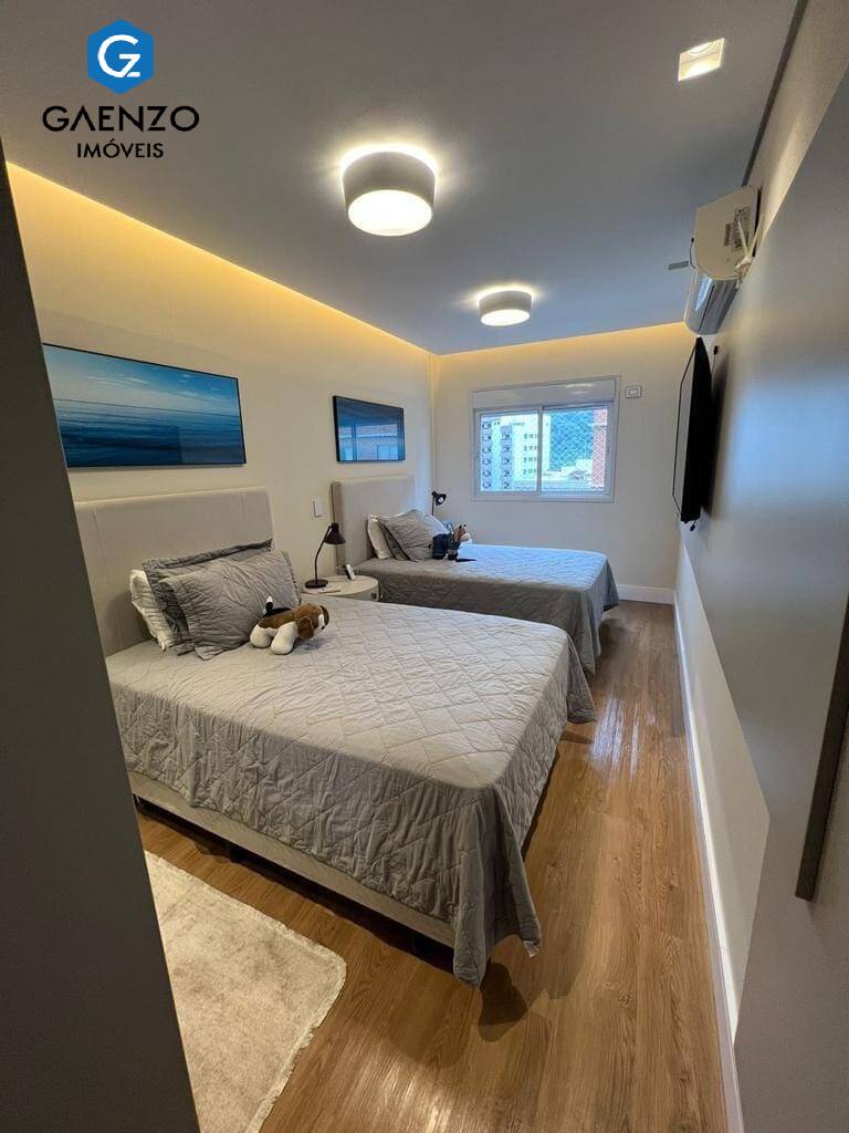 Apartamento à venda com 4 quartos, 250m² - Foto 2