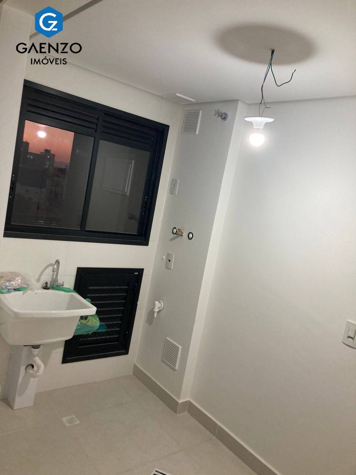 Apartamento à venda com 3 quartos, 115m² - Foto 8