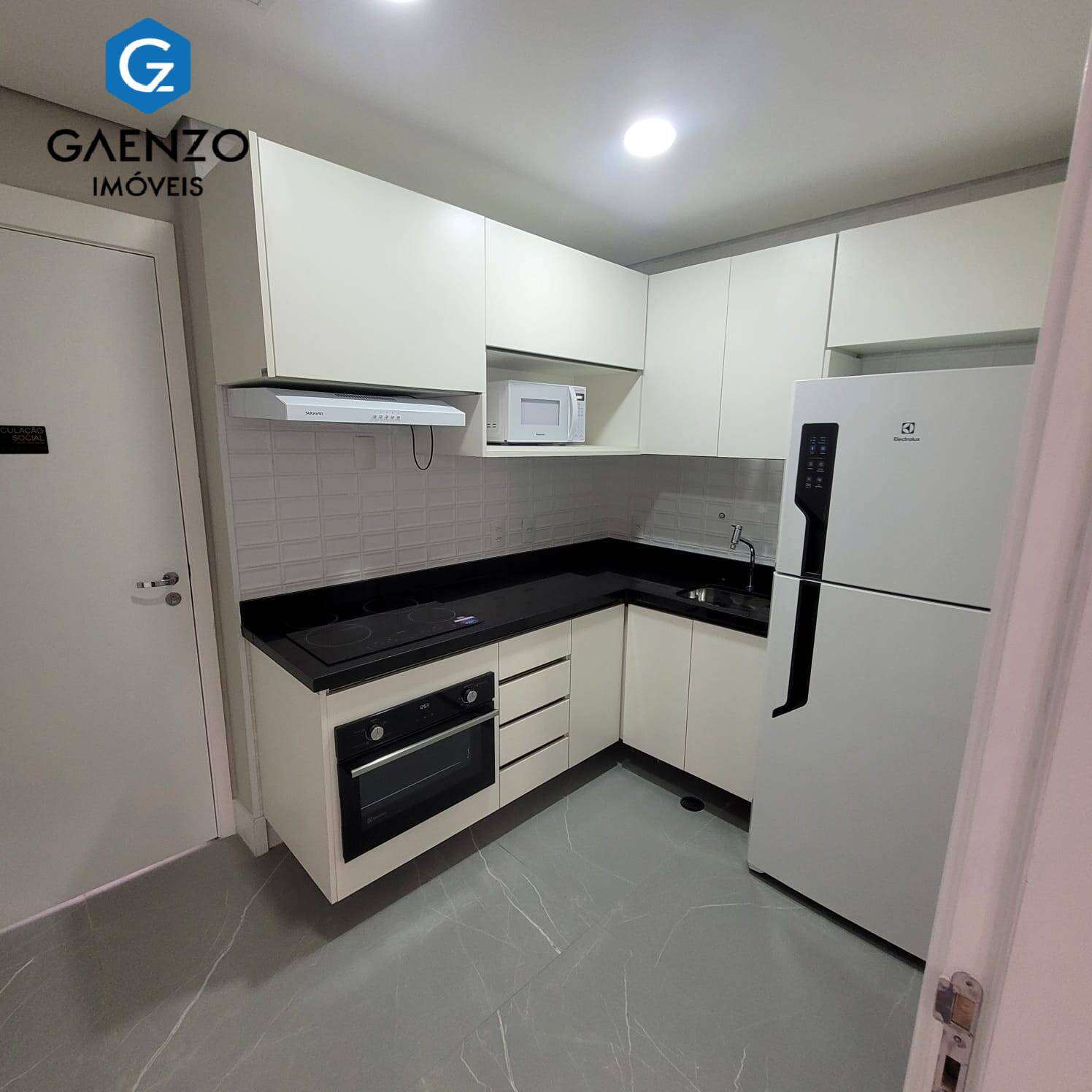 Apartamento à venda com 2 quartos, 72m² - Foto 12