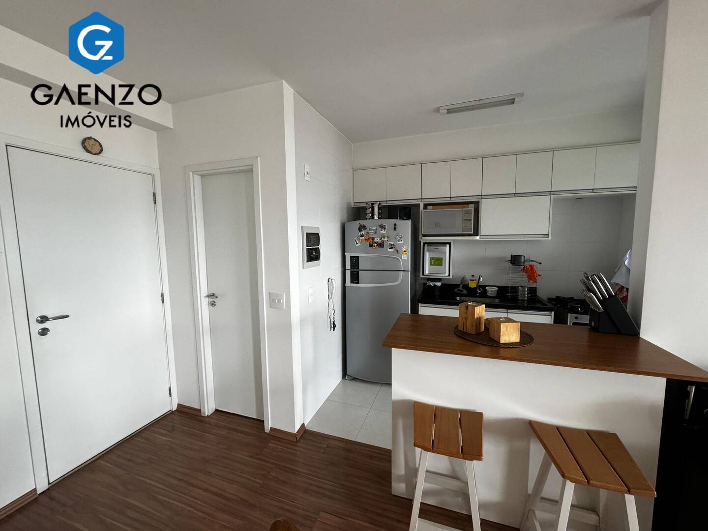 Apartamento à venda com 2 quartos, 77m² - Foto 4