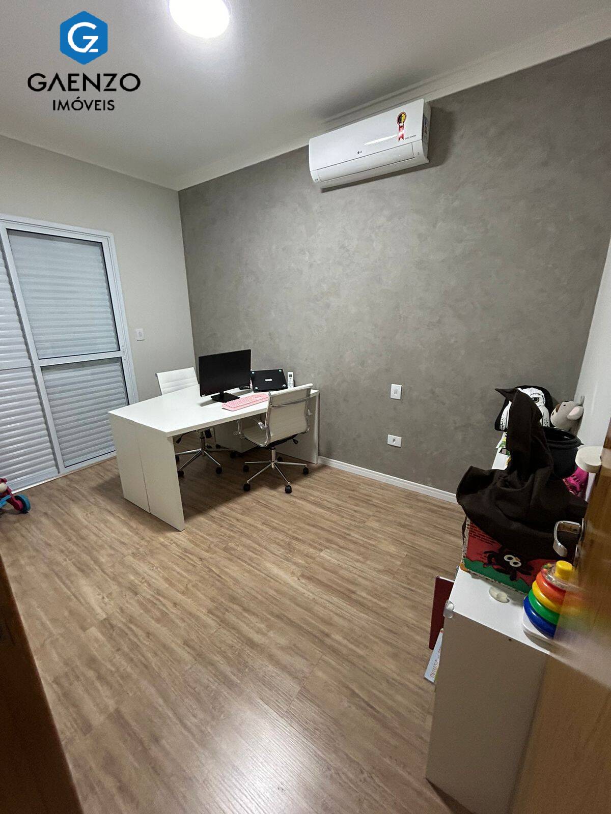 Sobrado à venda com 3 quartos, 210m² - Foto 2