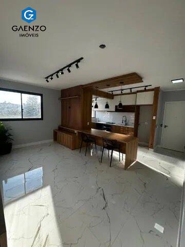 Apartamento à venda com 2 quartos, 61m² - Foto 2