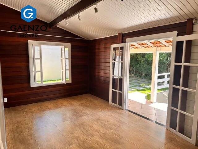 Casa de Condomínio à venda com 3 quartos, 315m² - Foto 4