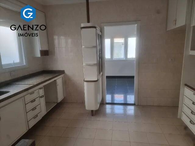 Casa de Condomínio para alugar com 4 quartos, 360m² - Foto 5