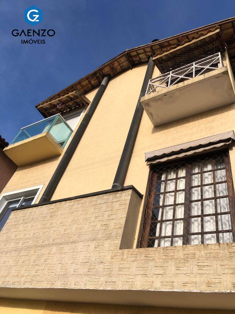 Casa à venda com 3 quartos, 140m² - Foto 2