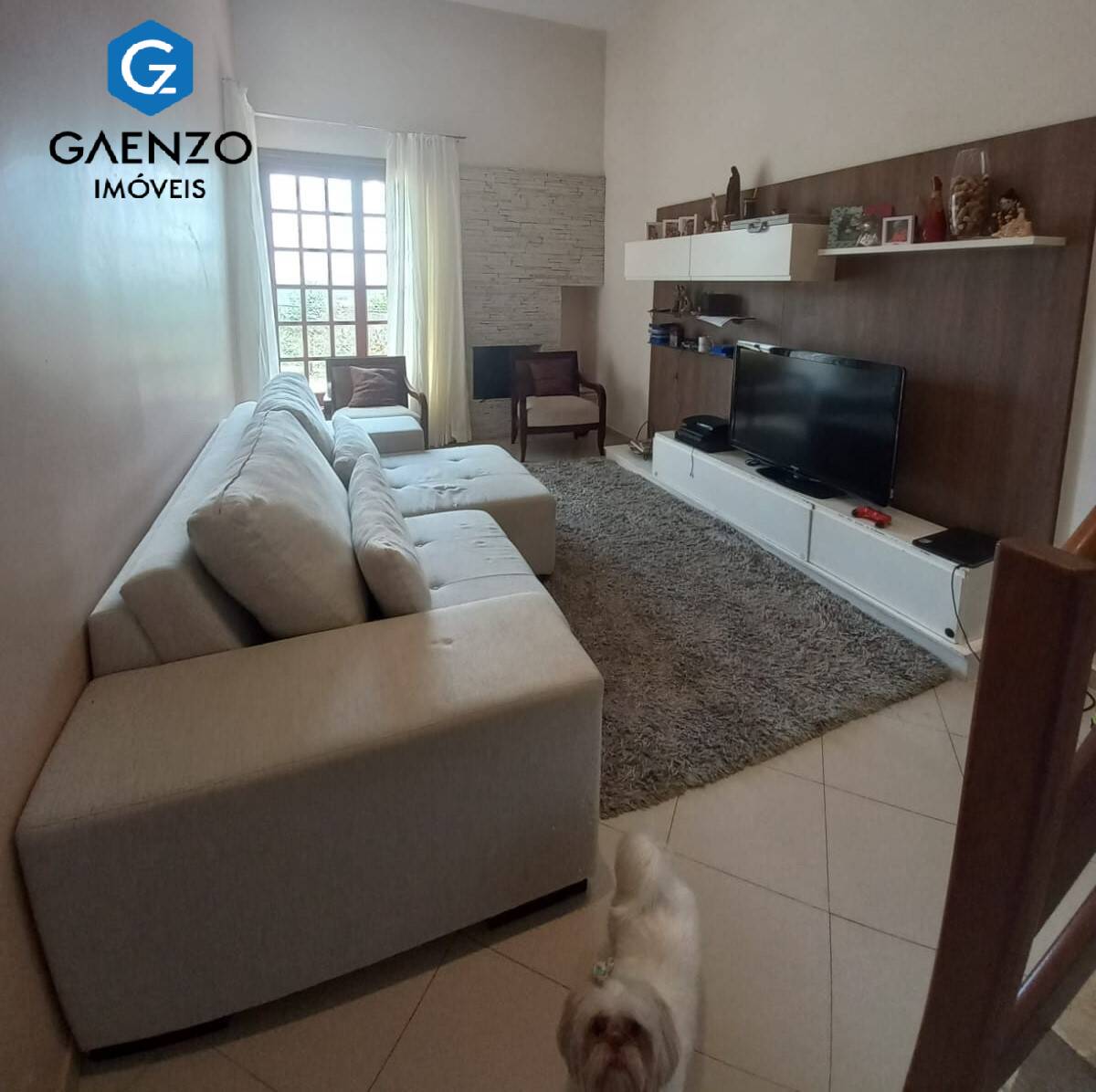 Casa à venda com 3 quartos, 140m² - Foto 1