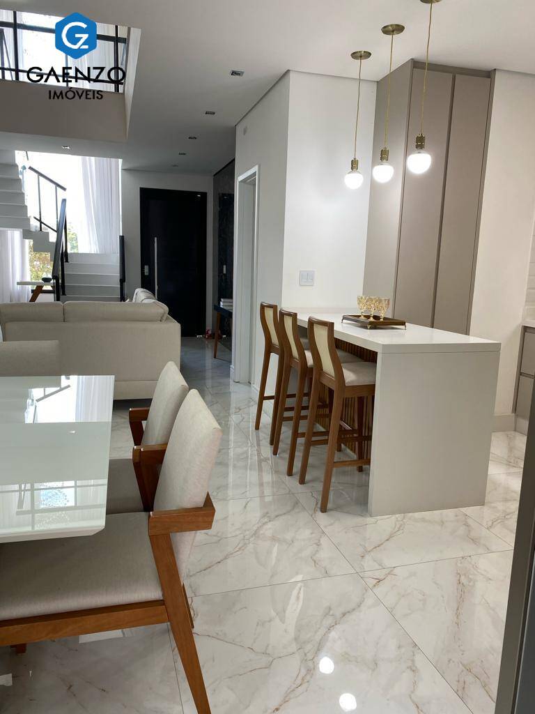 Casa à venda com 3 quartos, 198m² - Foto 7