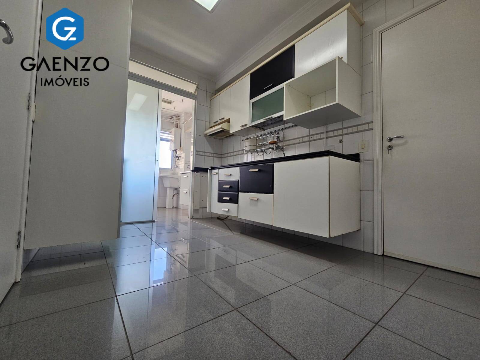 Apartamento para alugar com 2 quartos, 139m² - Foto 5