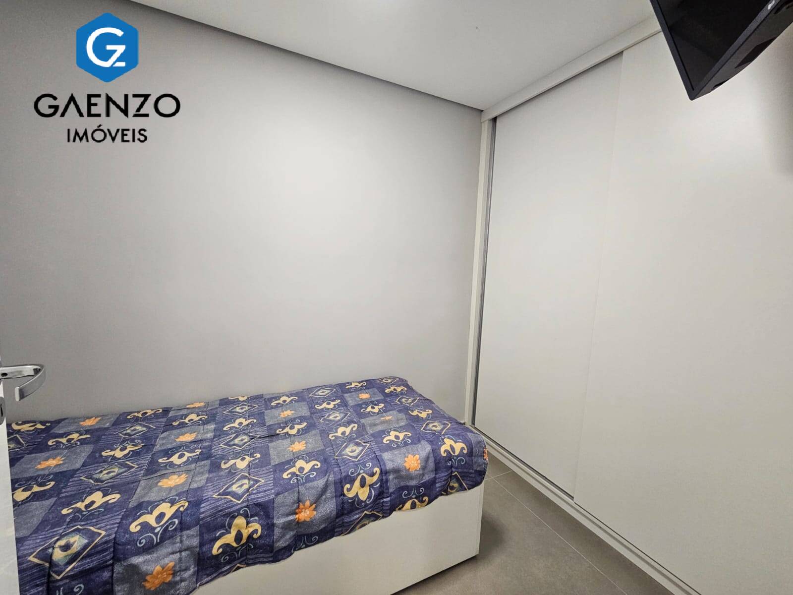 Casa de Condomínio à venda com 4 quartos, 180m² - Foto 2