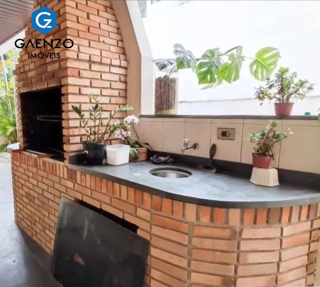 Casa para alugar com 4 quartos, 420m² - Foto 13