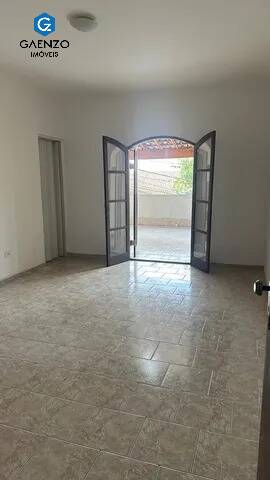 Casa para alugar com 3 quartos, 200m² - Foto 5