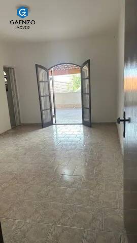 Casa para alugar com 3 quartos, 200m² - Foto 11