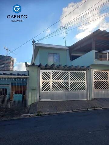 Sobrado à venda com 2 quartos, 218m² - Foto 1