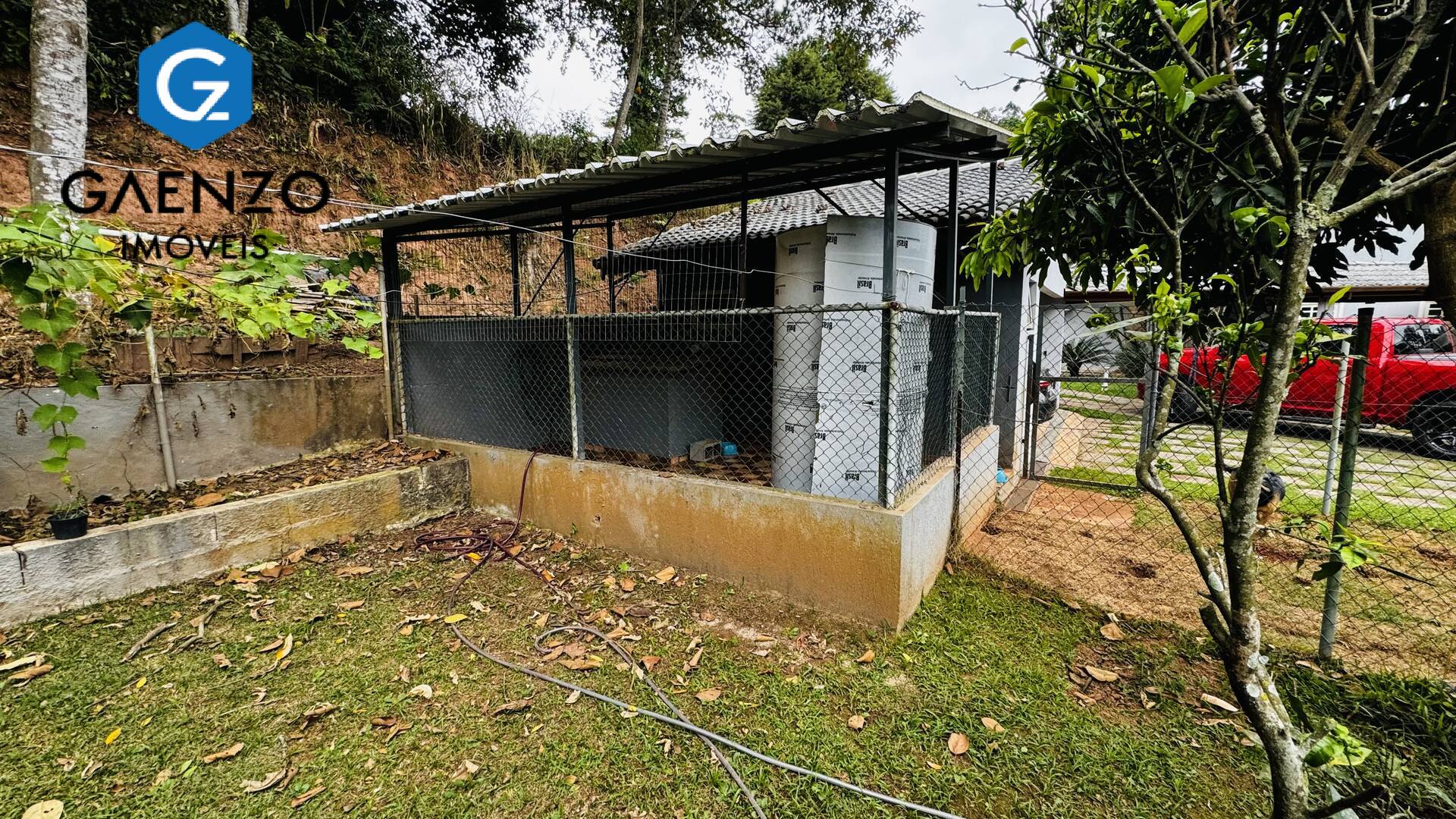 Casa de Condomínio à venda com 5 quartos, 400m² - Foto 2