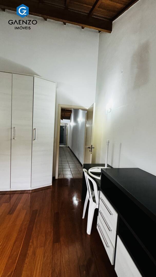 Casa de Condomínio à venda com 5 quartos, 400m² - Foto 3