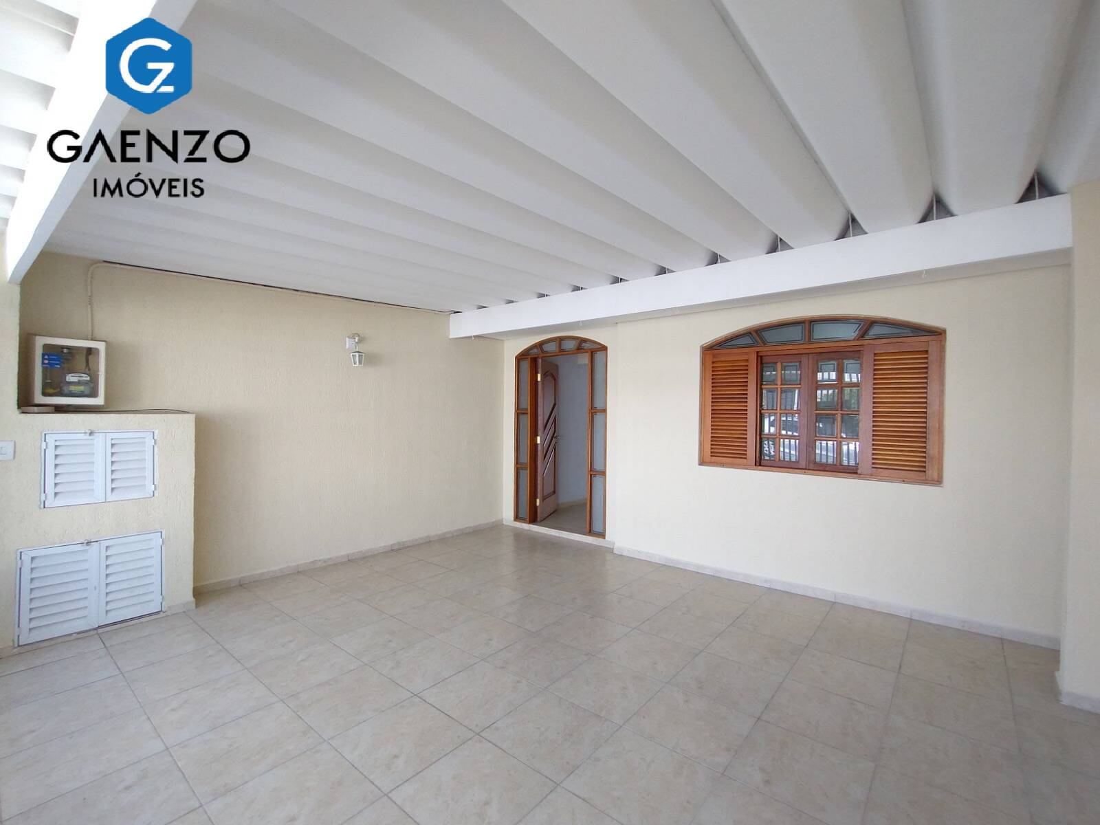 Casa à venda com 3 quartos, 110m² - Foto 1