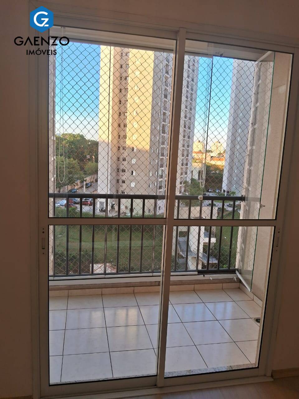 Apartamento à venda com 3 quartos, 65m² - Foto 2