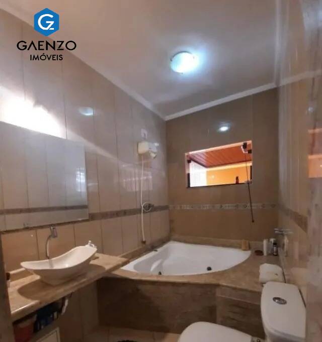 Sobrado à venda com 3 quartos, 230m² - Foto 1