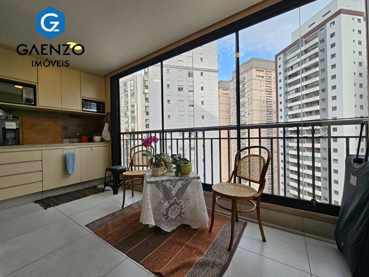 Apartamento à venda com 2 quartos, 81m² - Foto 1