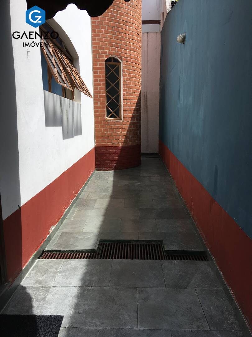 Sobrado à venda com 3 quartos, 247m² - Foto 7