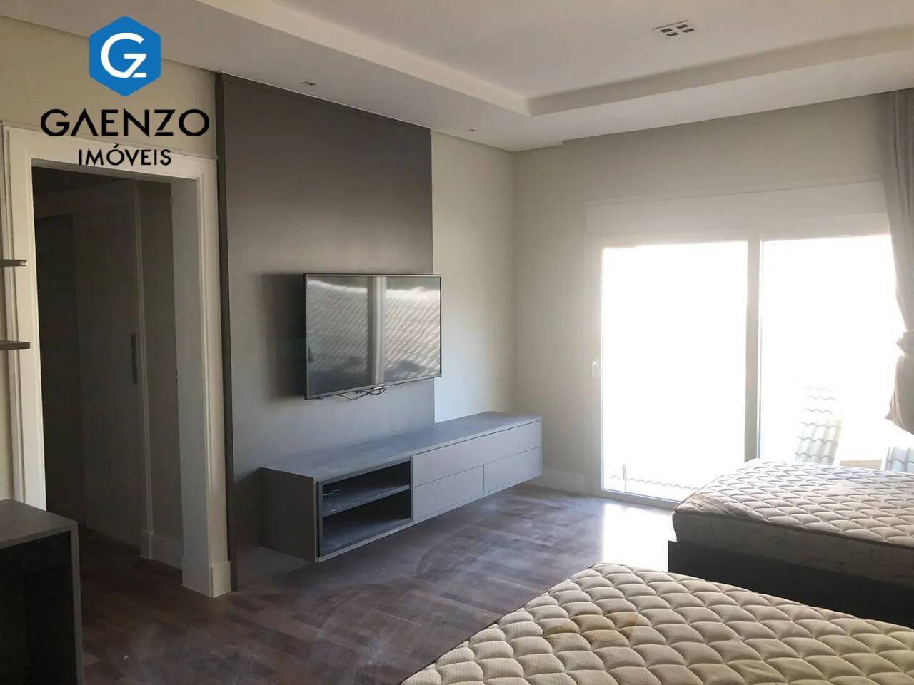 Casa de Condomínio à venda com 7 quartos, 1600m² - Foto 2