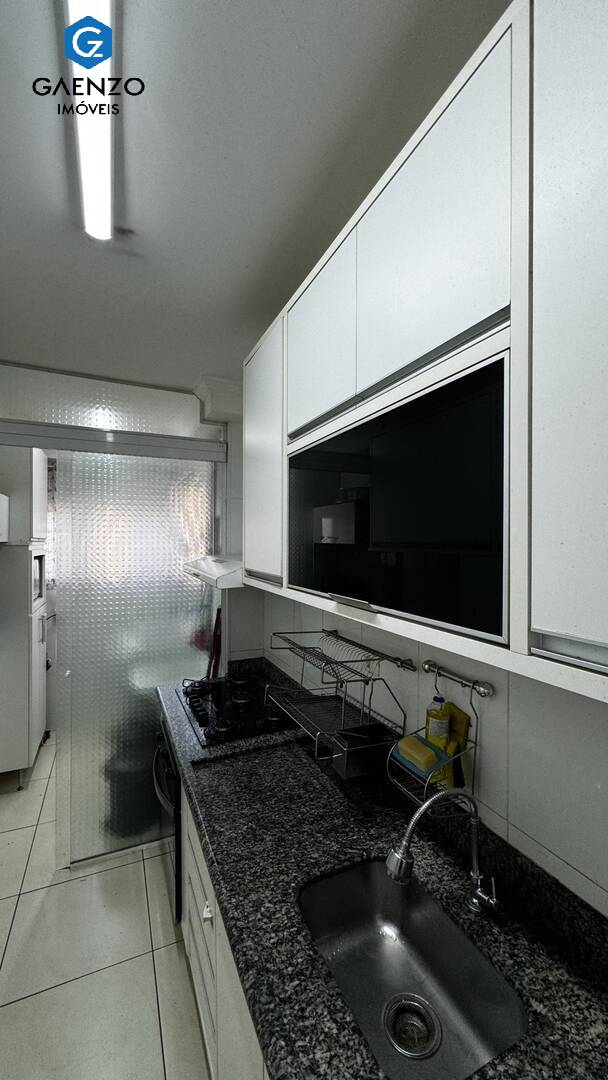 Apartamento à venda com 3 quartos, 75m² - Foto 2